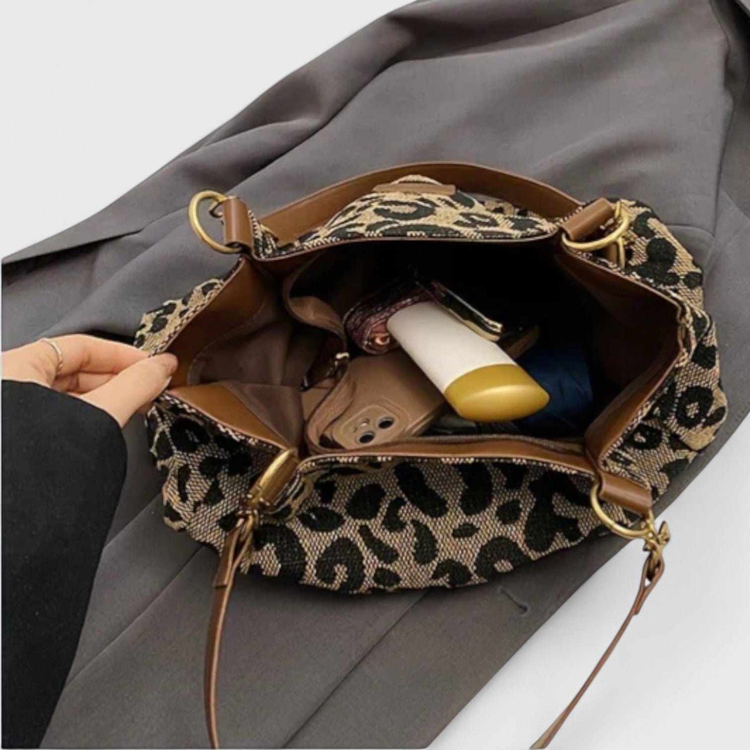 Claire – Leopard Print Tote