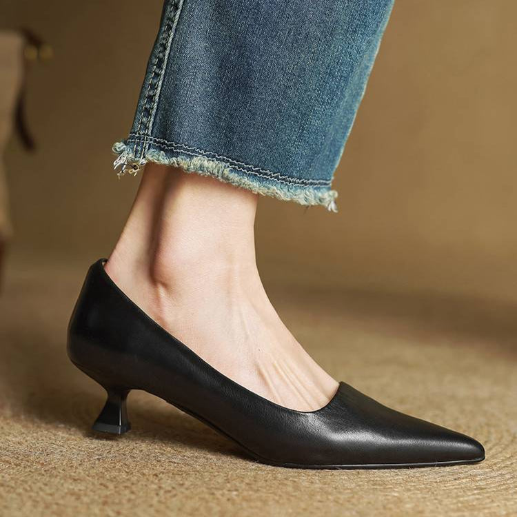 Amelia – Timeless Heel Pumps