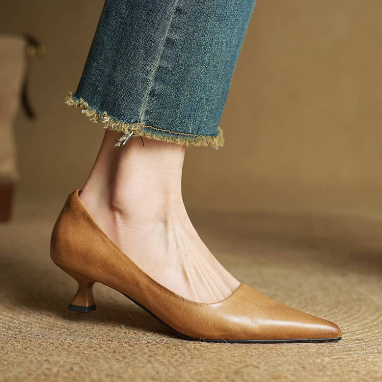 Amelia – Timeless Heel Pumps
